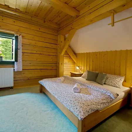 Brücknerův Dům * Prasily
